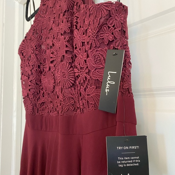Burgundy formal dress - Picture 3 of 6